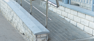 (Bez)bariérové riešenia na Slovensku (Bez)bariérové riešenia na Slovensku